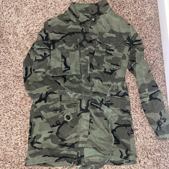 Camo Utility Jacket Size Small - Picture 1 of 3